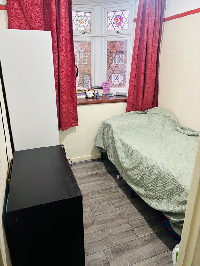 Single room Barkingside  Main Photo