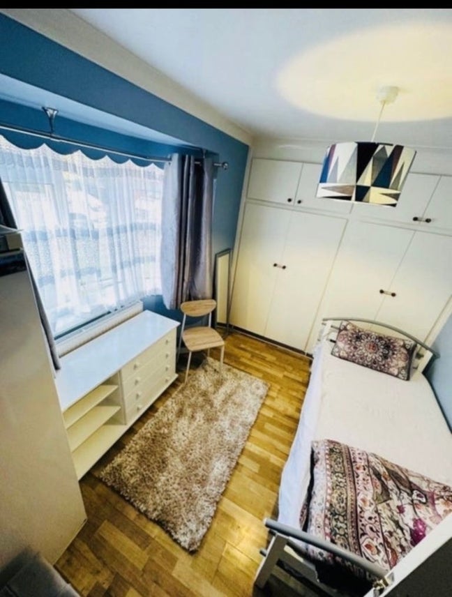 Bright Single Room – All Bills Included – SM4 5AW Main Photo