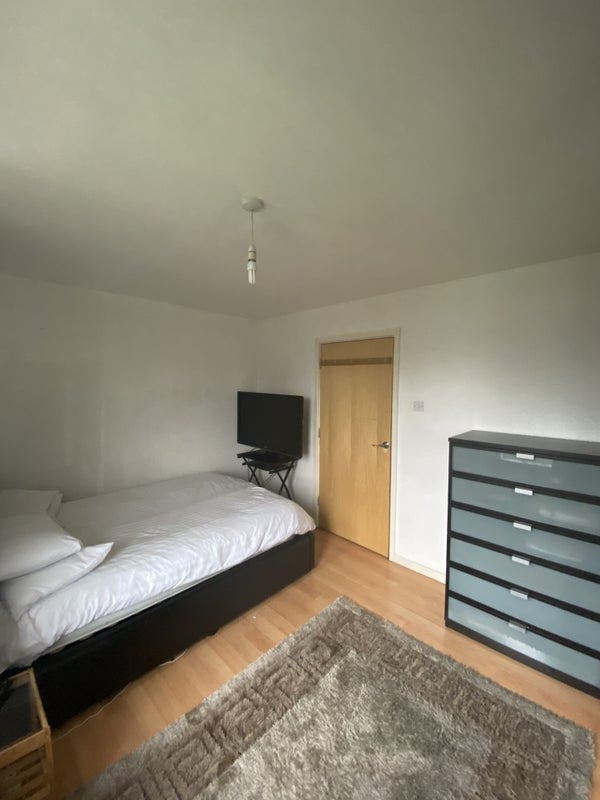 Large Double Room for rent!  Main Photo