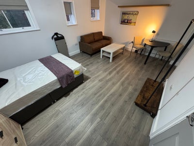 Banksy Suites (Double Room 6) in CB24 Main Photo