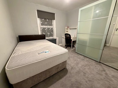 Quiet, Modern Double Room - Near Town Centre & Uni Main Photo