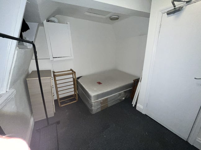 Last Double Room Available Now Whitechapel End Yea Main Photo