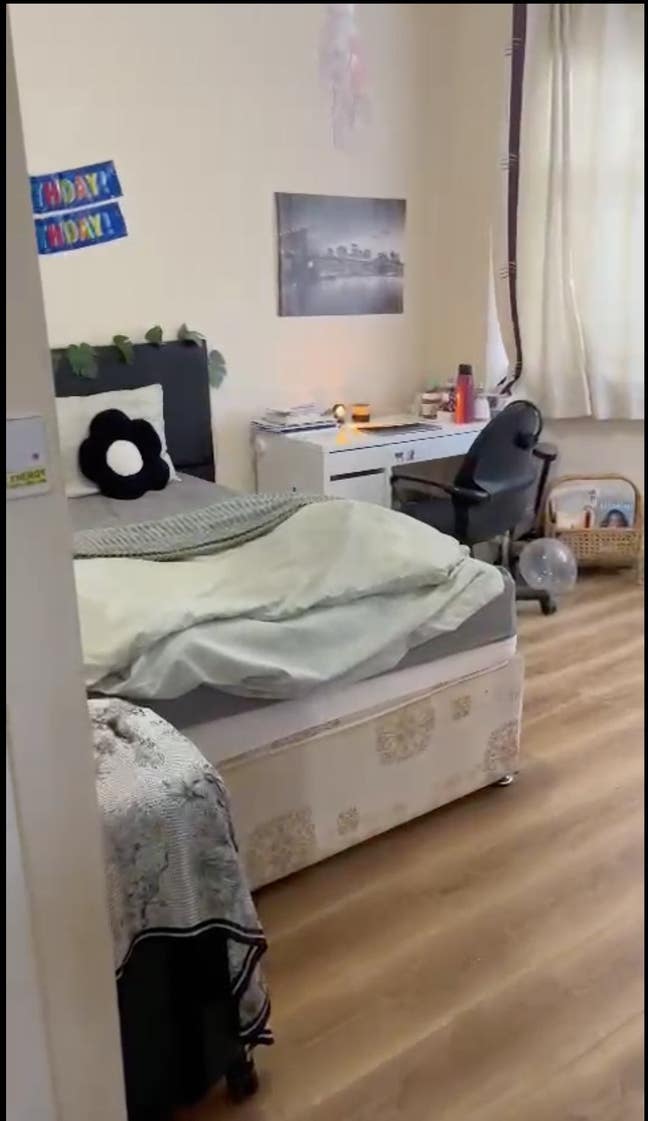 Short-Term Ensuite Room Available-B5 Main Photo