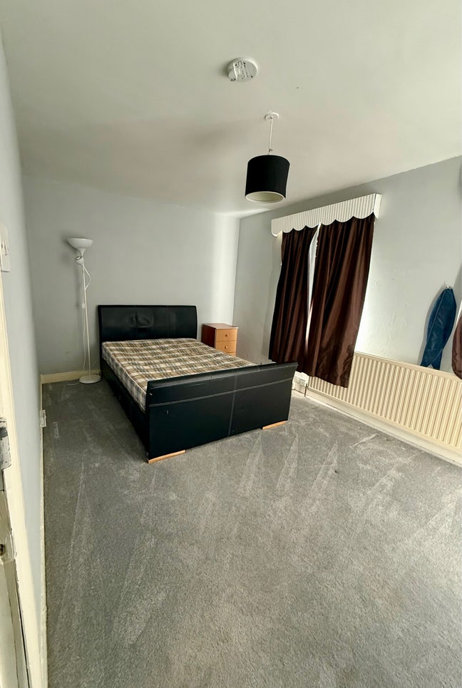 Quiet, Modern Double Room - Near Town Centre & Uni Main Photo