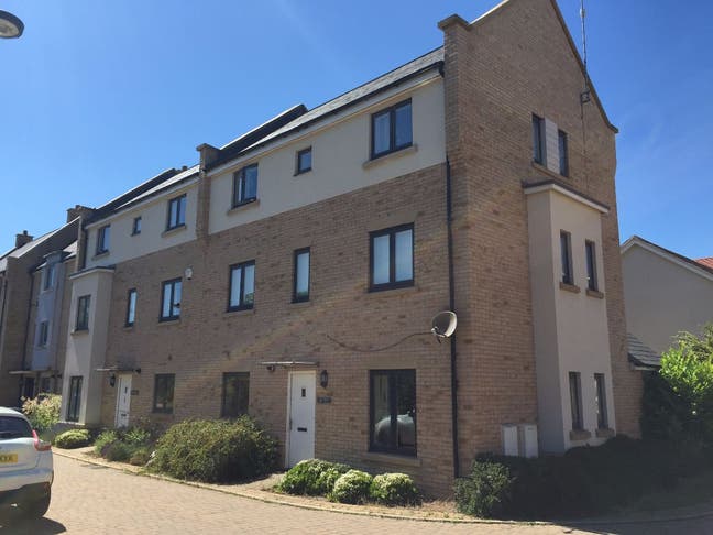 Large Double Room – Sweetpea Way, Cambridge (CB4) Main Photo