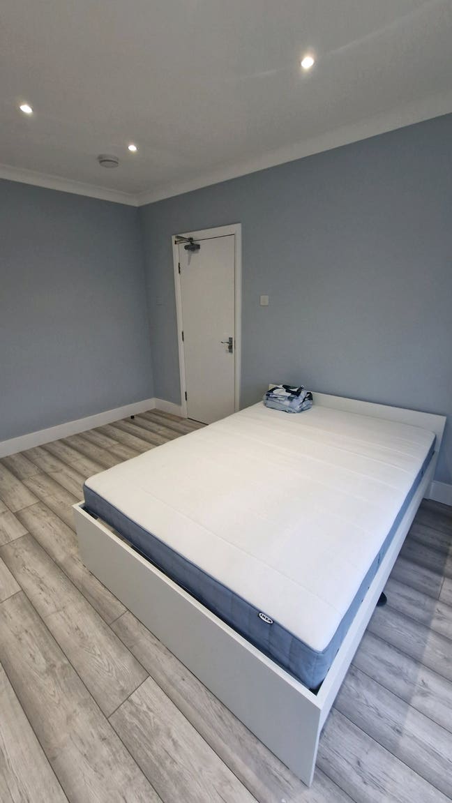 Large double bedroom available  Main Photo