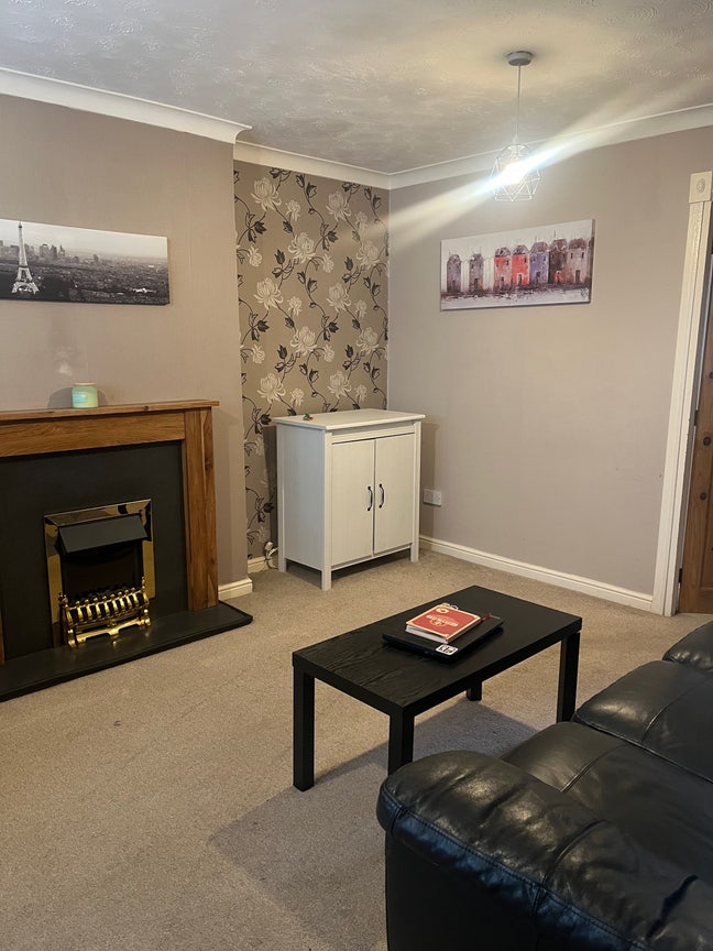 3 bed cul de sac near Blackburn hospital Main Photo