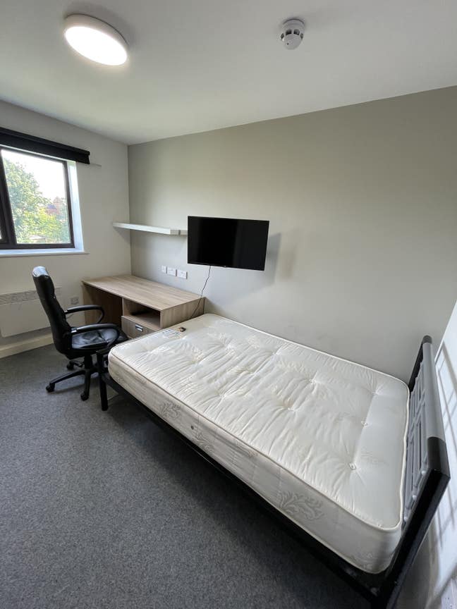 Ensuite room all bills Inc-near Lougborough Uni  Main Photo