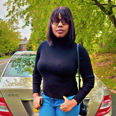 Professional Female seeks a double room Main Photo