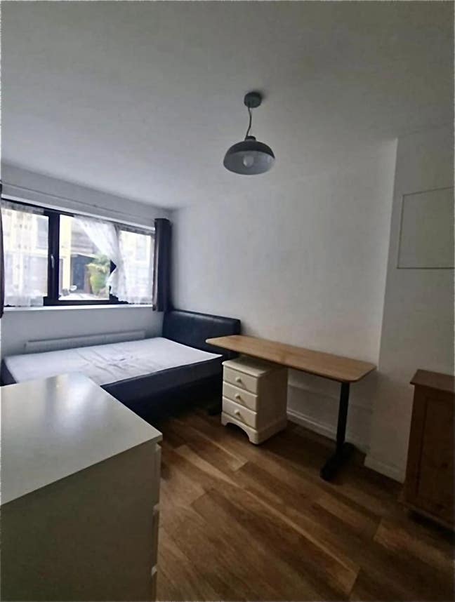 En-Suite Double Room to Let –Ashton Street E14 9PN Main Photo
