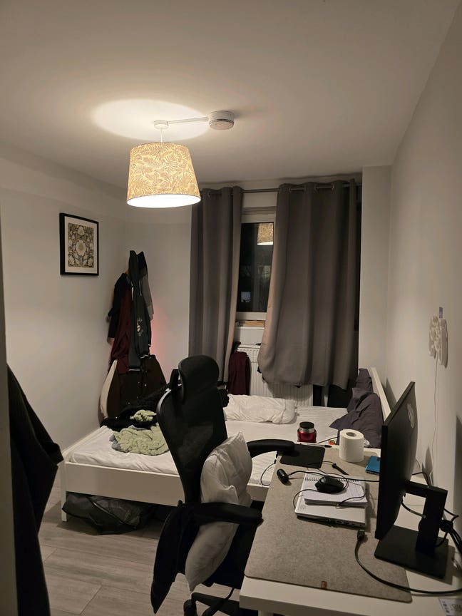 Beautiful Double Room with living room and balcony Main Photo