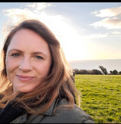 I need a room please! Main Photo