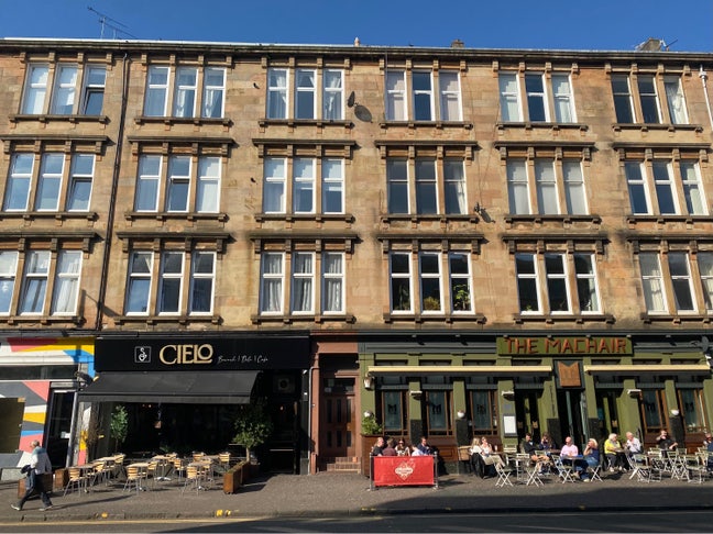 Spacious West End Room Available now. Main Photo