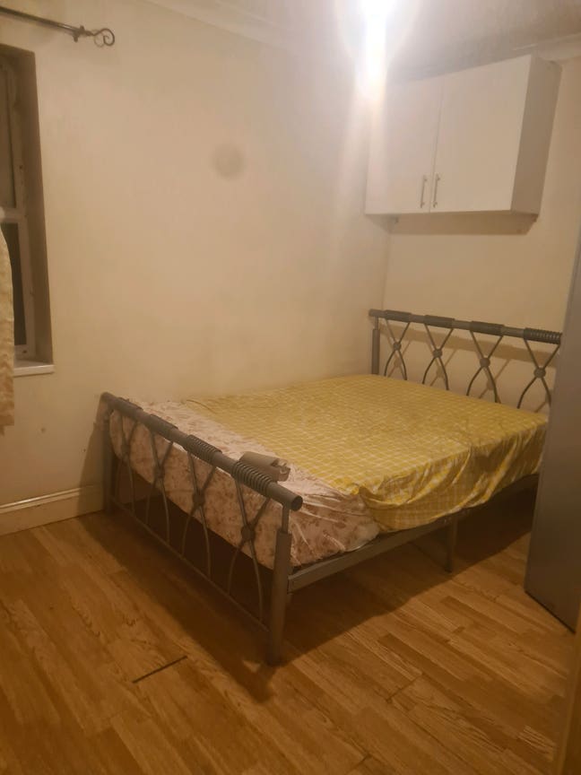 Double room in family home Main Photo