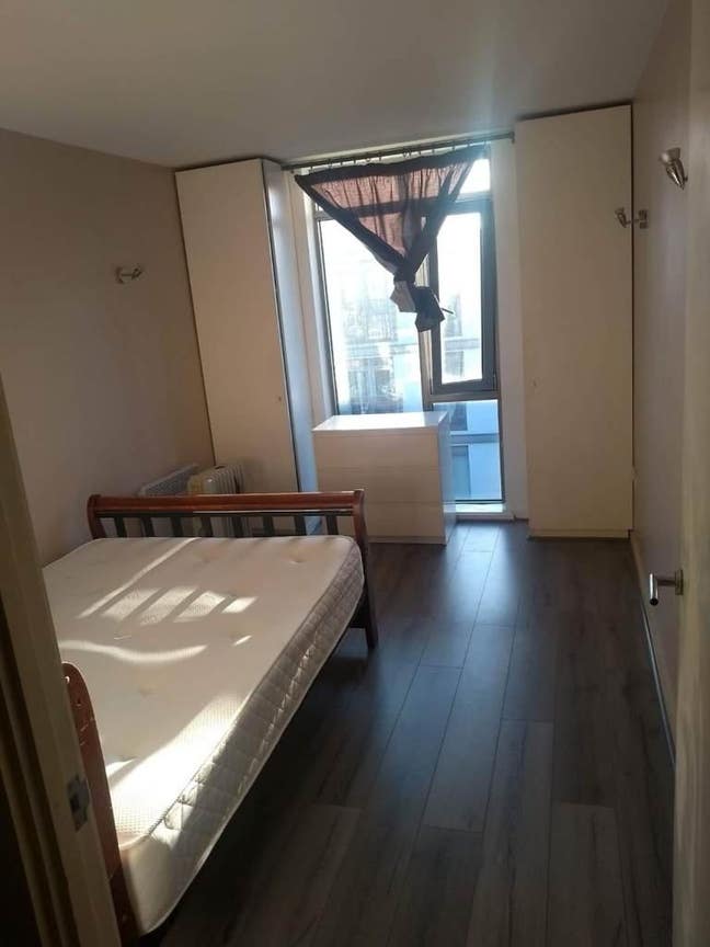 Modern 1-Bedroom Flat – The Odeon, IG11 8RR Main Photo