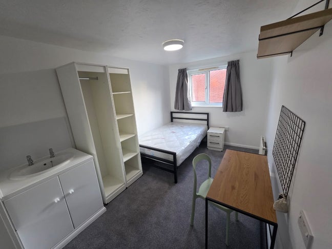 Accommodation for Rent double bedroom flat  Main Photo