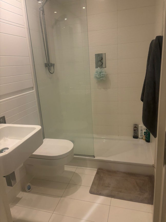 Room for rent  Main Photo