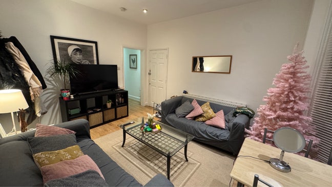 Large single in Fulham Broadway Main Photo