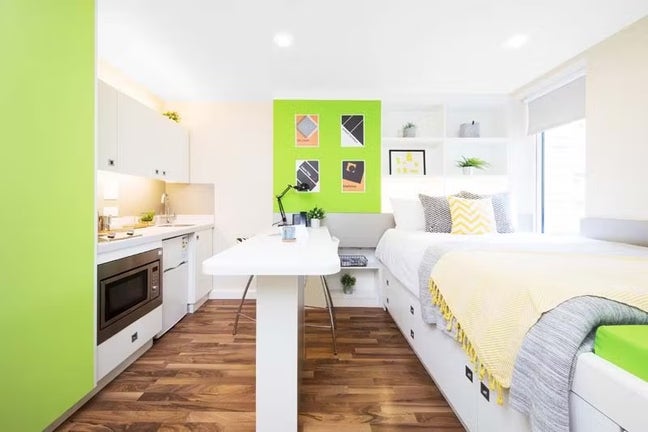 Classic Studio – Quay Point (Tenancy Takeover) Main Photo