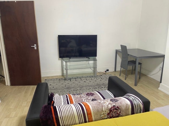 En-Suit Room with shared kitchen Main Photo