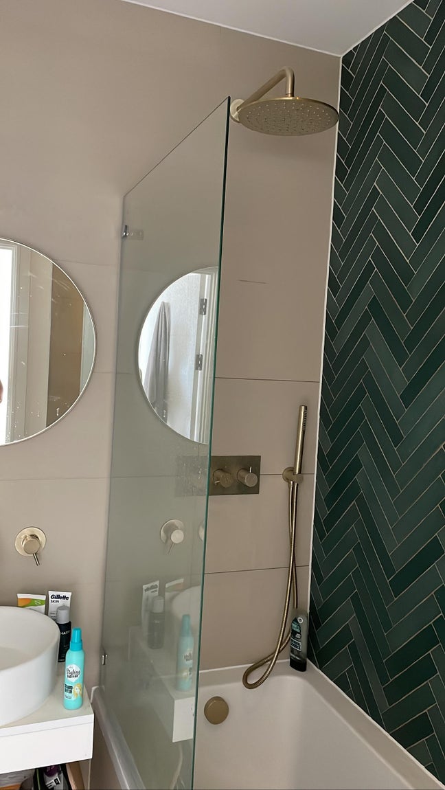 Double Bedroom with Luxurious Bathroom Main Photo