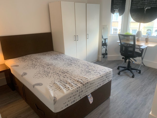 Studios, ensuite, double rooms in a new house  Main Photo