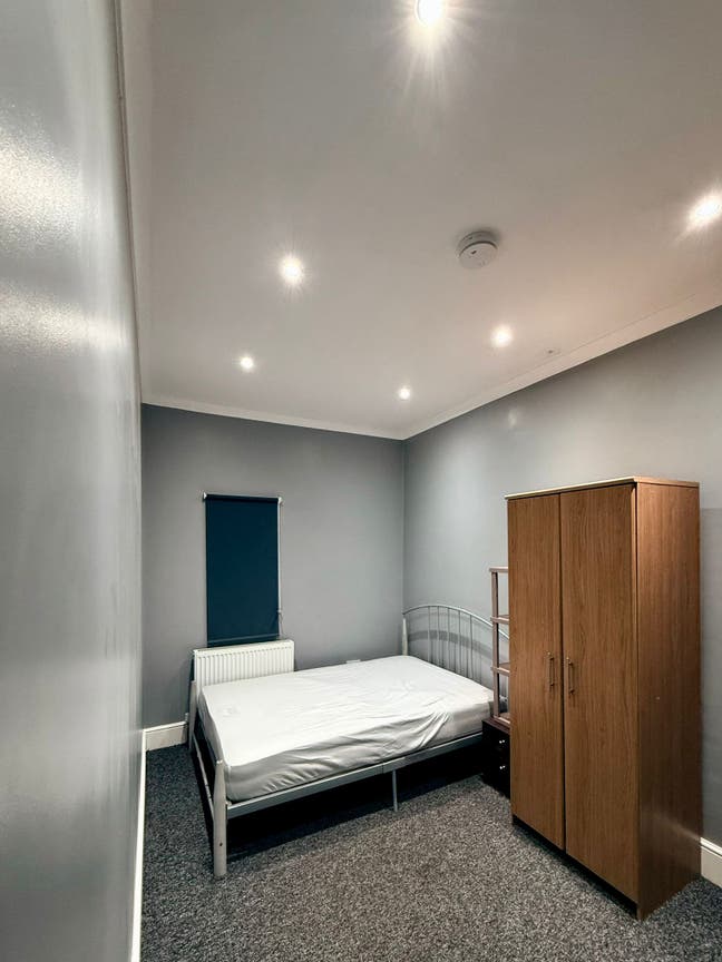 4 bedroom Available Main Photo