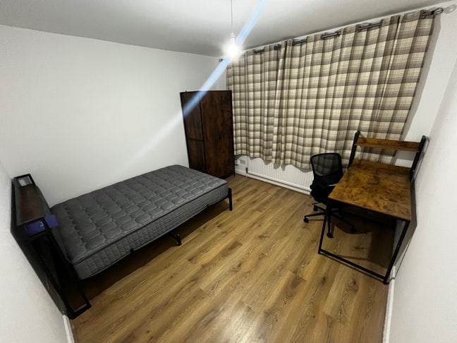 Spacious Rooms to Let – West Hampstead  Main Photo