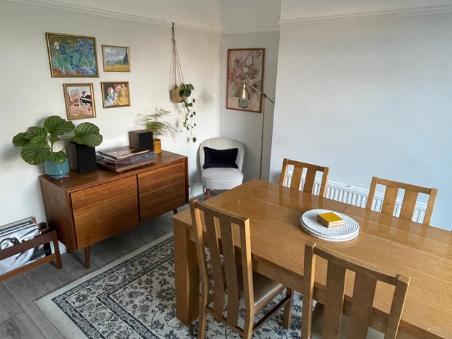 Unfurnished Double Room in Mossley Hill  Main Photo