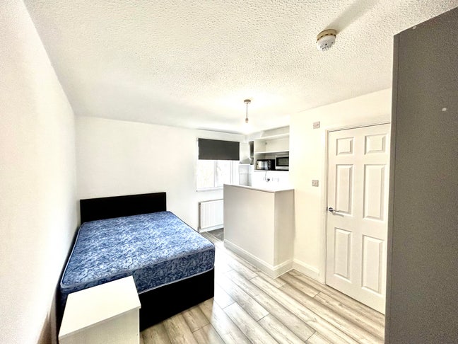 Lovely Nice Modern Studio Main Photo