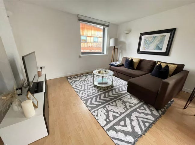 Sublet: Comfortable 2 Bed 2 Bath Kings Cross  Main Photo