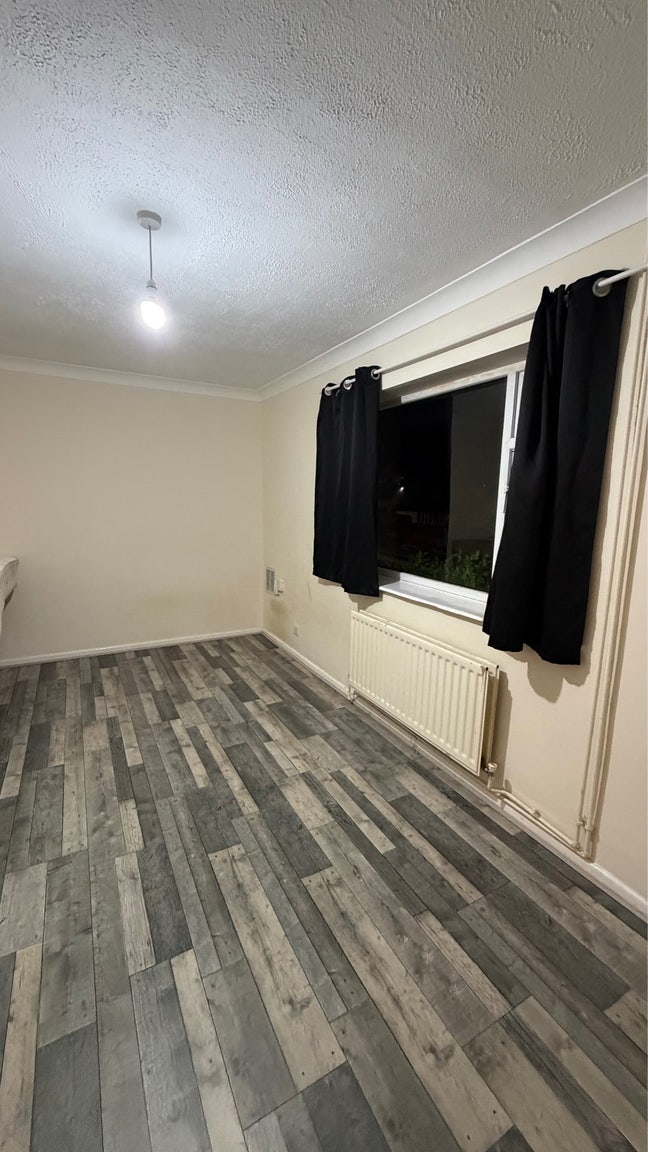 Single Shared Room Available - £100/Week | Alers  Main Photo