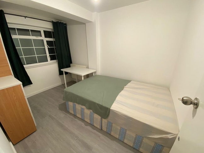 🛏️ Double Room to Let in - Uxbridge  Main Photo