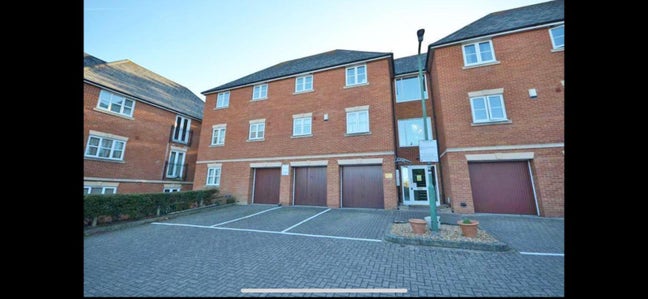 3 Bed Penthouse Apartment In Great Location  Main Photo