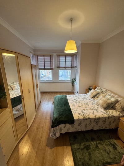 2 Bedrooms Flat Available  Main Photo