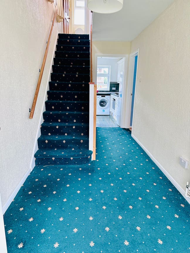 Lovely 3-Bedroom House with Private Garage Main Photo