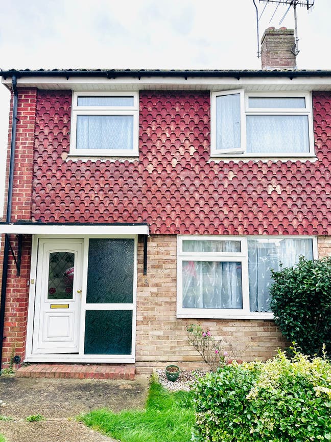 Lovely 3-Bedroom House with Private Garage Main Photo