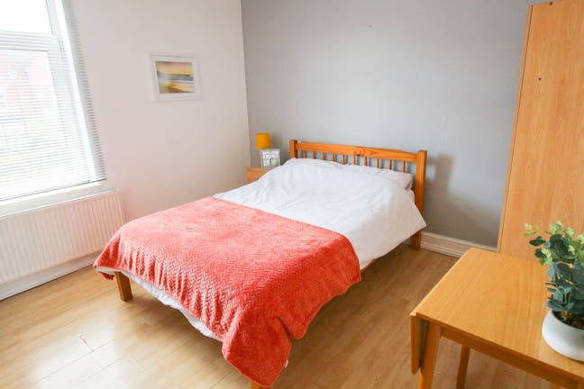 🏠 Double Room Available!--Fully furnished Main Photo