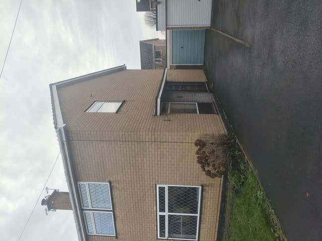 A pleasant semi-furnished room in Wollaston. Main Photo