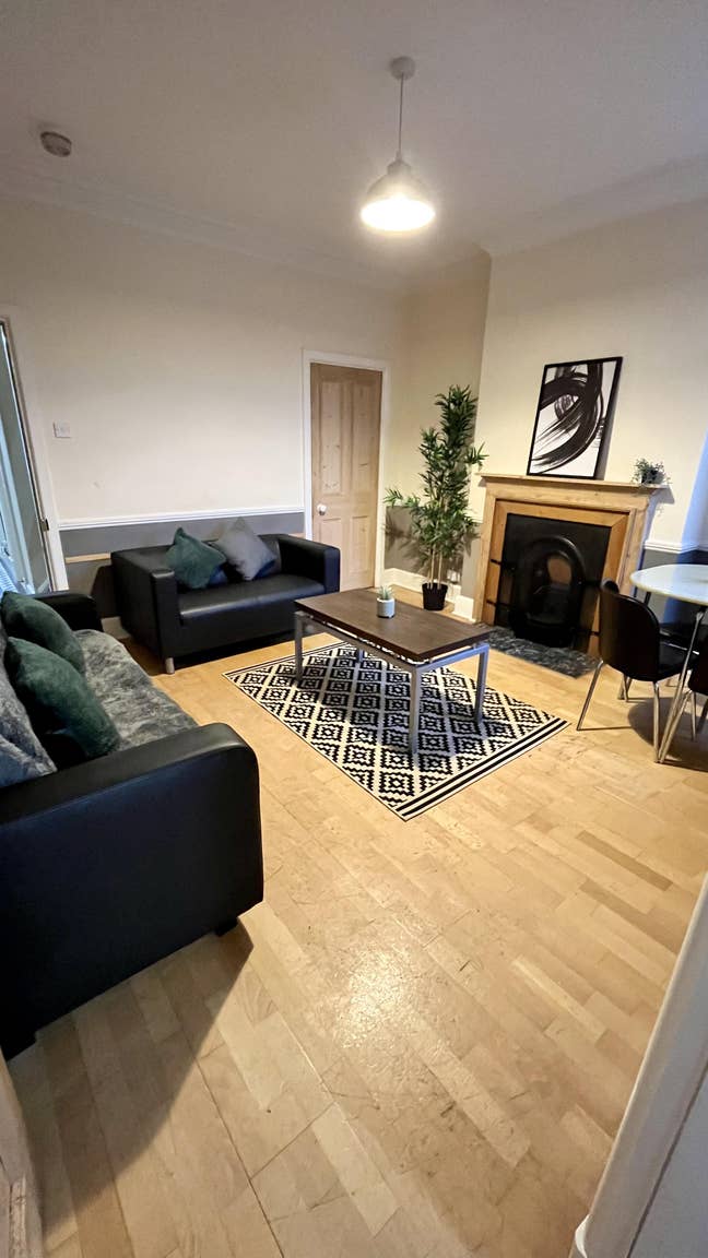 LE2 - Clarendon Park and Queens Road Main Photo