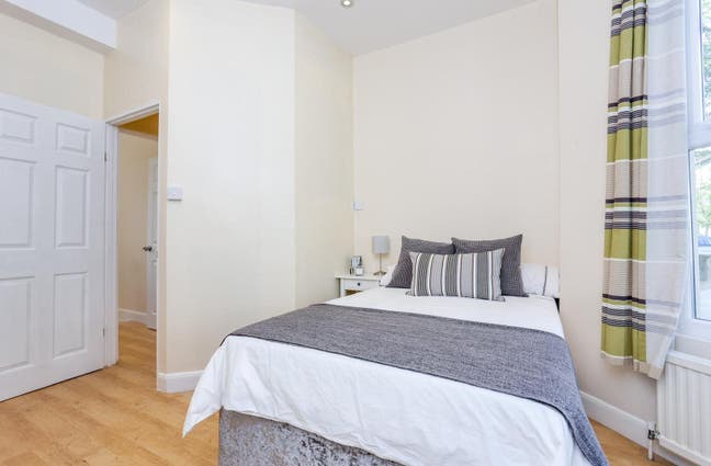 Lovely Bedroom Moments From Fulham Broadway SW6 Main Photo