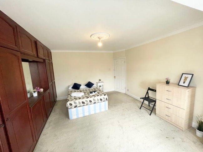 Fantastic Spacious Double Room in a Nice Place Main Photo