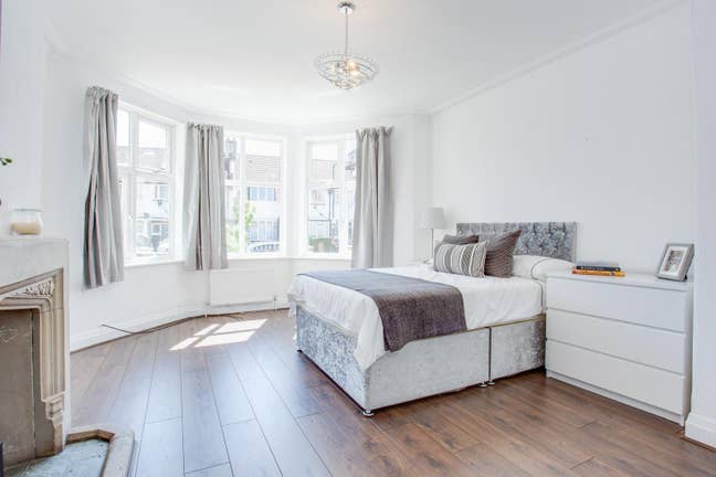 6 Rooms Available In New Acton House Share W3 Main Photo