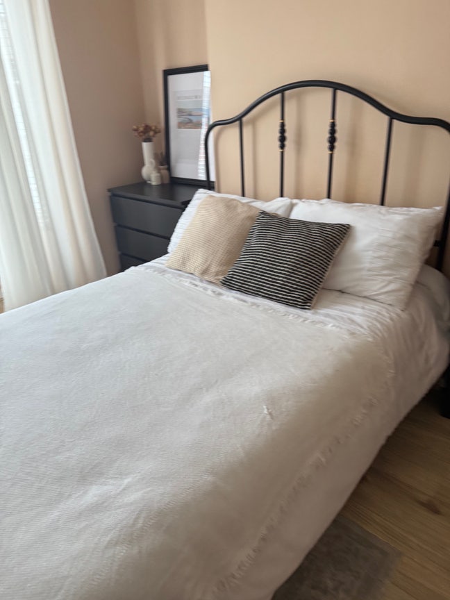 Double Room - not en-suite  Main Photo