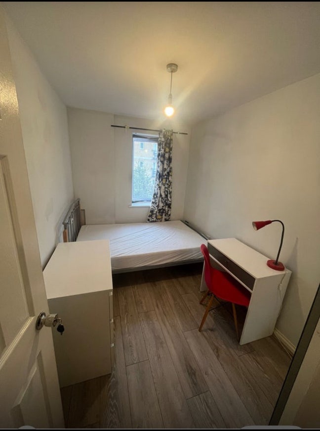 Nice gated development, 5 mins to Canary Wharf E14 Main Photo