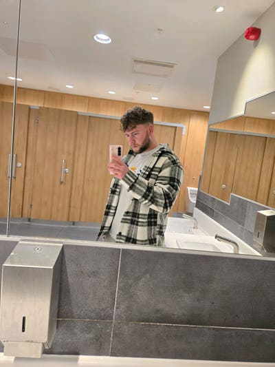 Spare room to rent  Main Photo