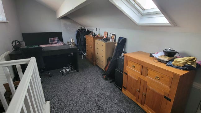 Double bed room in 2 person shared house. Main Photo