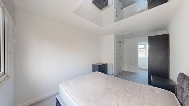 Large Double Room with En-Suite in Southgate Main Photo