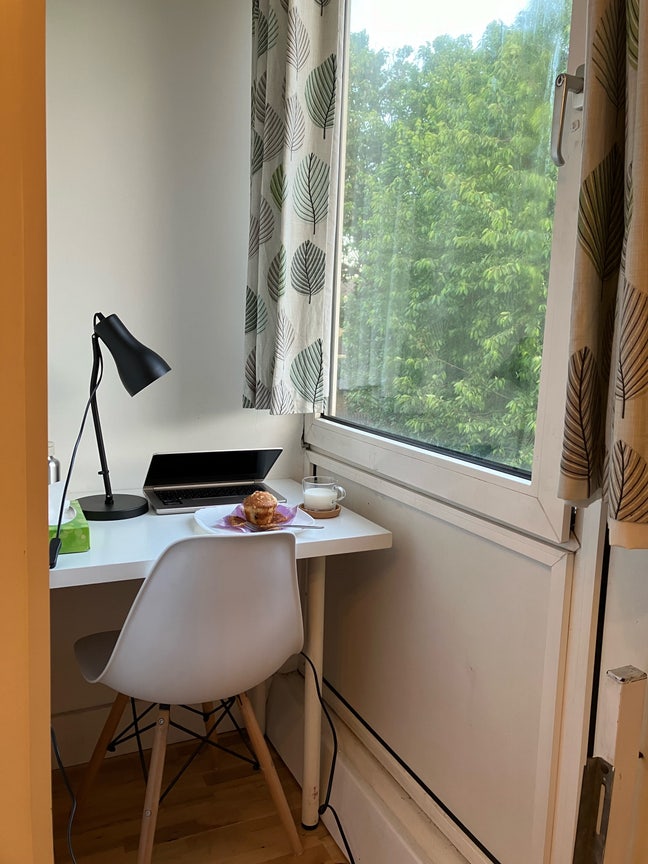 Spacious room with semi-double bed in Putney  Main Photo