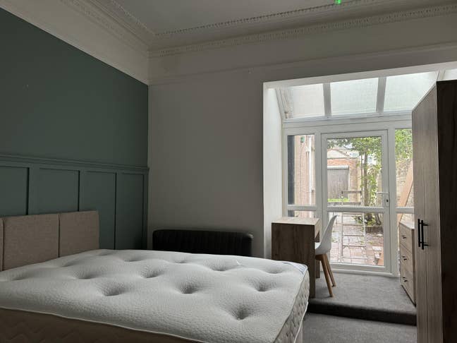 Newly Renovated House Share - Central Location Main Photo